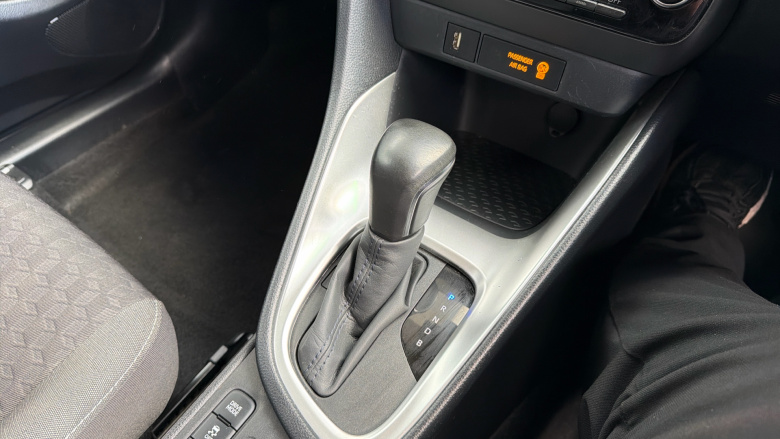 Toyota Yaris 1.5 Hybrid Design 5dr CVT Hybrid Hatchback